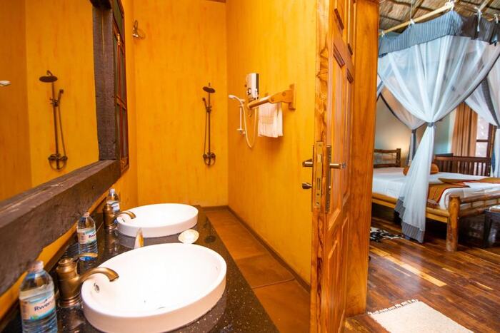 Buffalo Safari Lodge