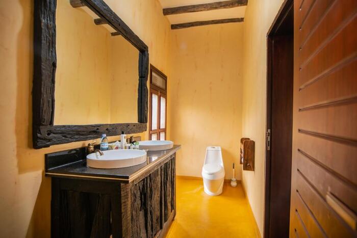 Buffalo Safari Lodge