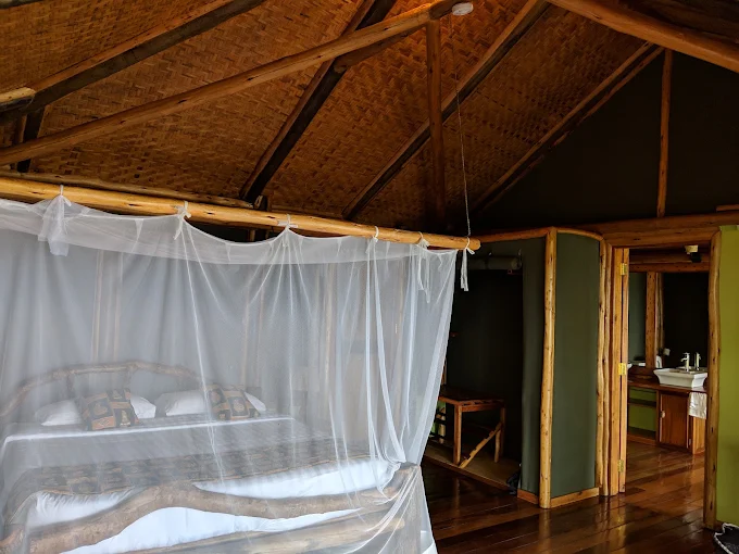 Twin Lakes Safari Lodge