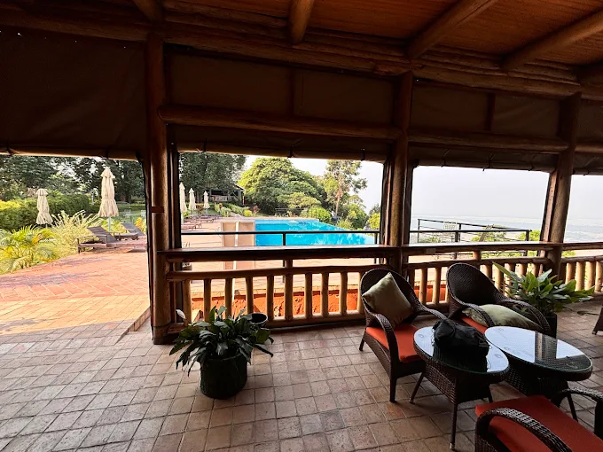 Twin Lakes Safari Lodge