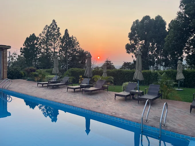 Twin Lakes Safari Lodge